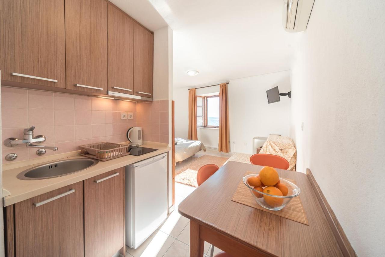 R Club Apartments Old Town Budva Ngoại thất bức ảnh