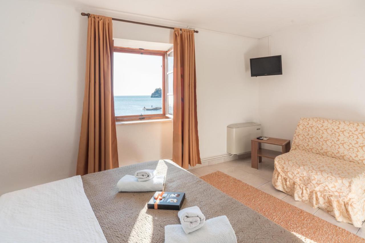 R Club Apartments Old Town Budva Ngoại thất bức ảnh
