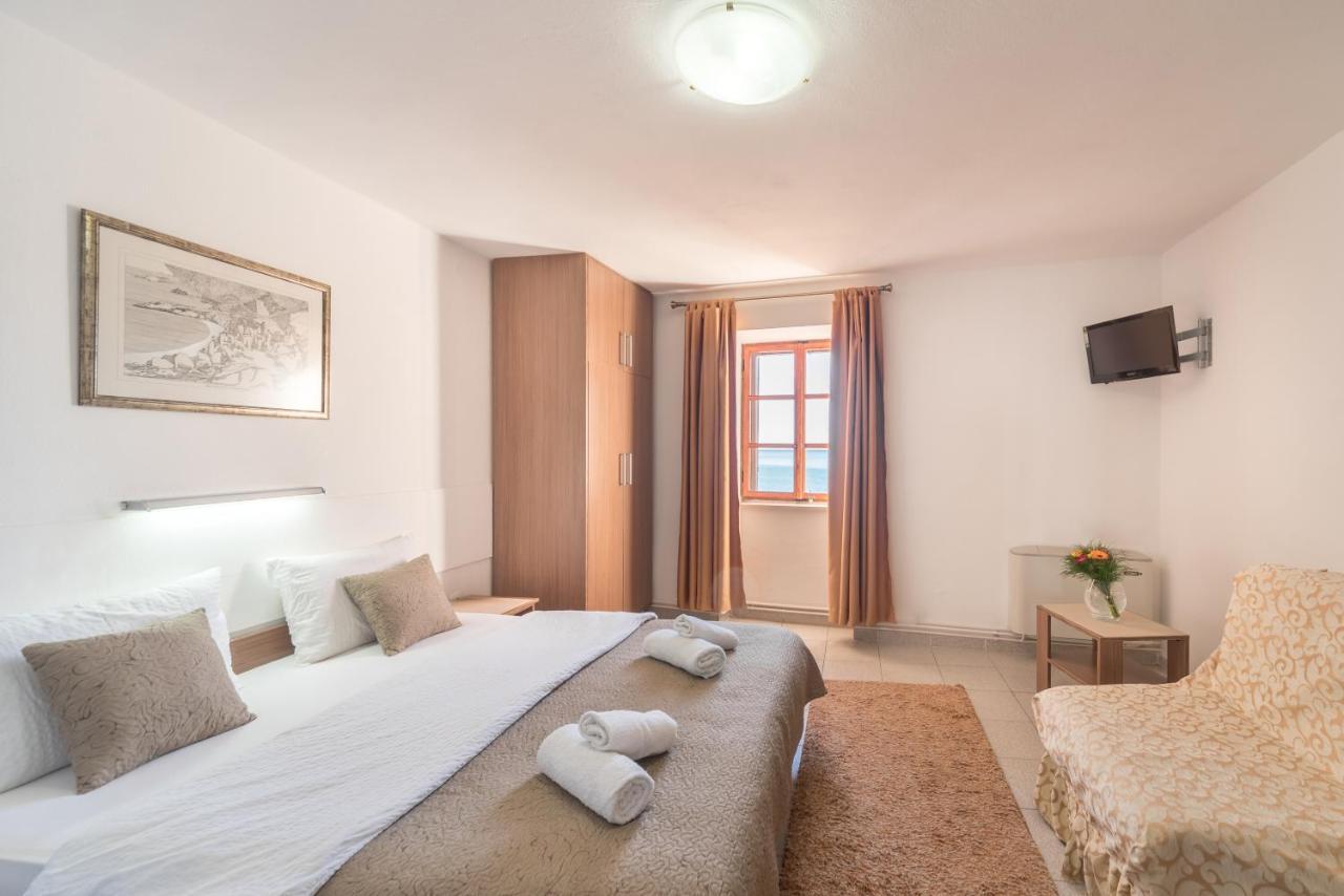 R Club Apartments Old Town Budva Ngoại thất bức ảnh