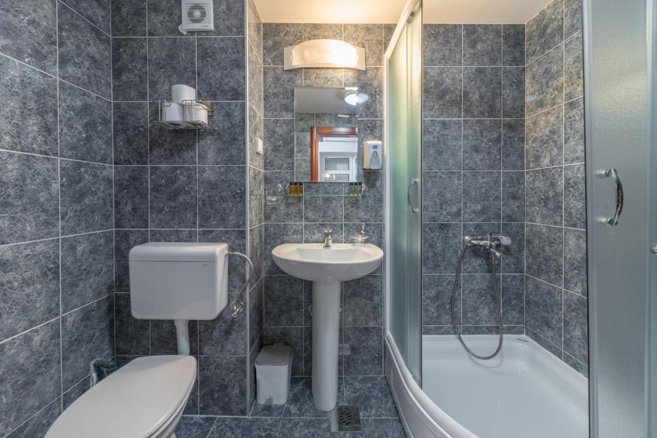 R Club Apartments Old Town Budva Ngoại thất bức ảnh