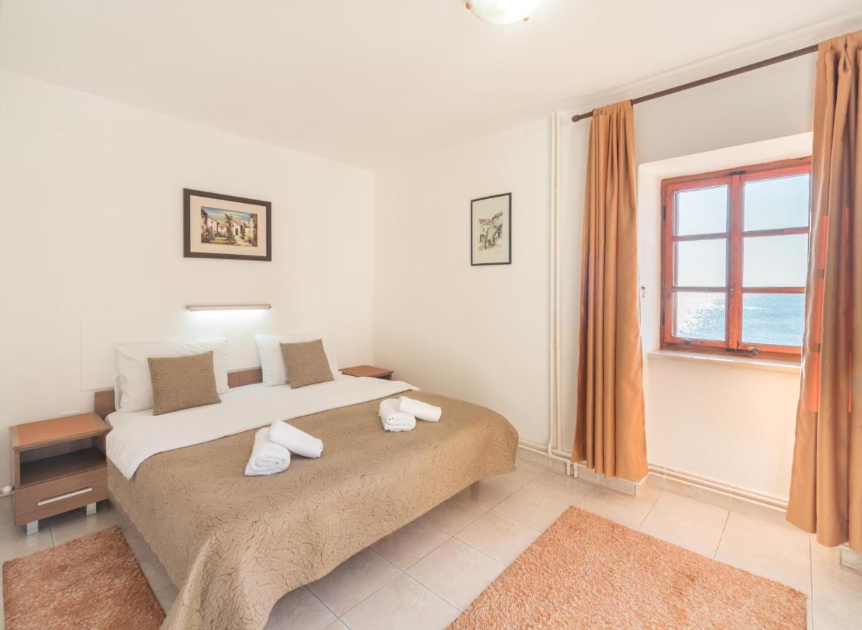 R Club Apartments Old Town Budva Ngoại thất bức ảnh