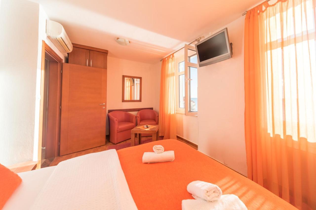 R Club Apartments Old Town Budva Ngoại thất bức ảnh